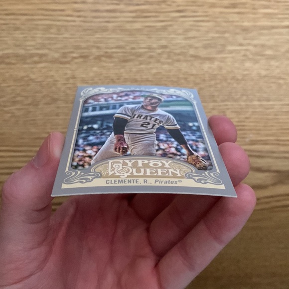 Roberto Clemente Card - Picture 3 of 4